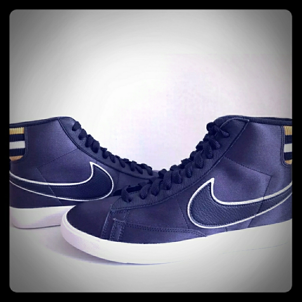RARE! RARE! Released in 1972, the Nike Blazer wa